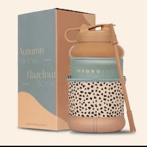 *NWT* limited edition Autumn/Black Friday HydroJug